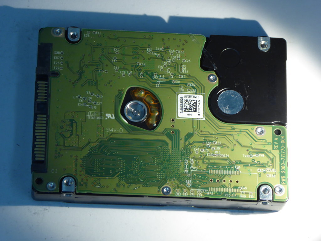 DELL WD6001BKHG-18D22V1 Drives