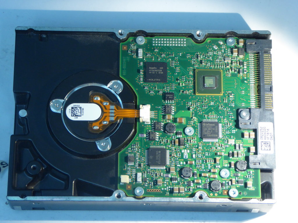 HITACHI HUS153030VLS300 0B22179 Drives