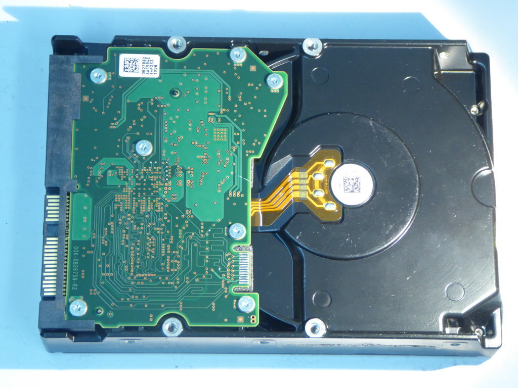 HITACHI HUS723030ALS640 0B26311 Drives