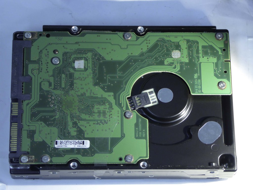 SEAGATE ST3300656SS 9CH066-050 Drives