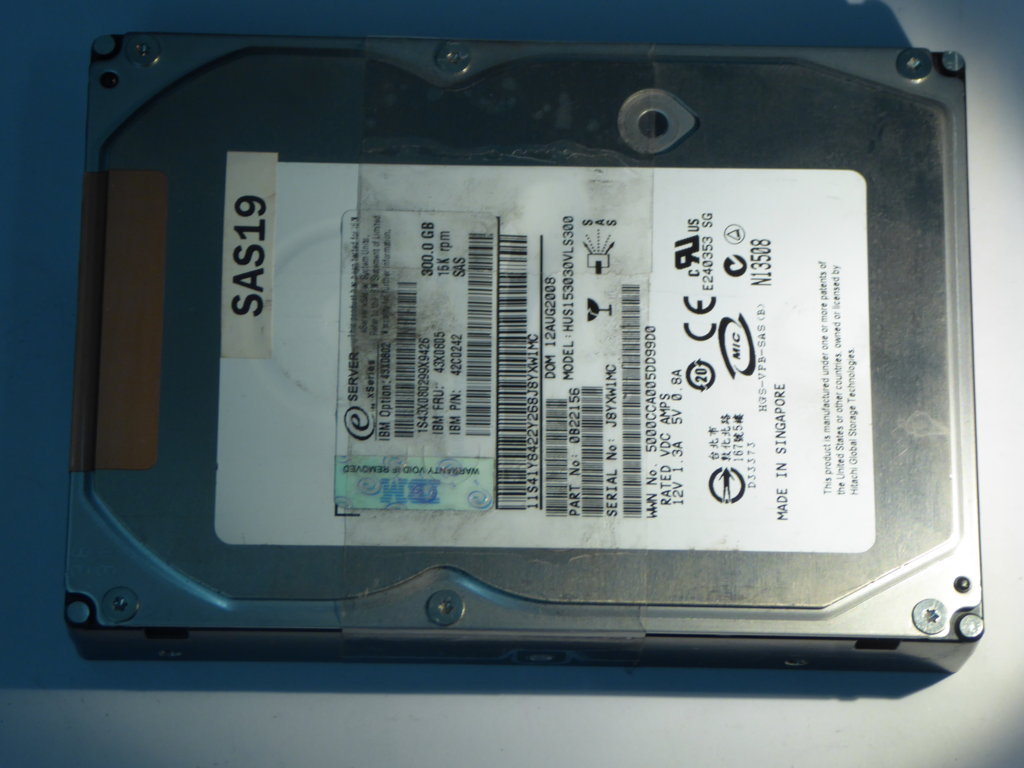 IBM HUS153030VLS300  0B22156 Drives