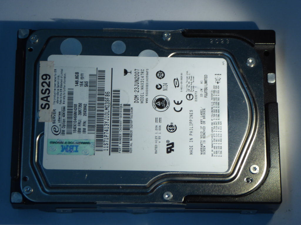 IBM MAX3147RC  CA06697-B45900BA Drives